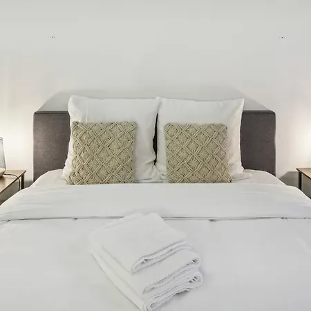 Modern Flat In - Heart Of Xvième Parigi